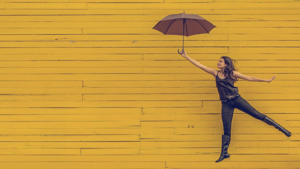 HIERONTAA KOKO VUODEKSI