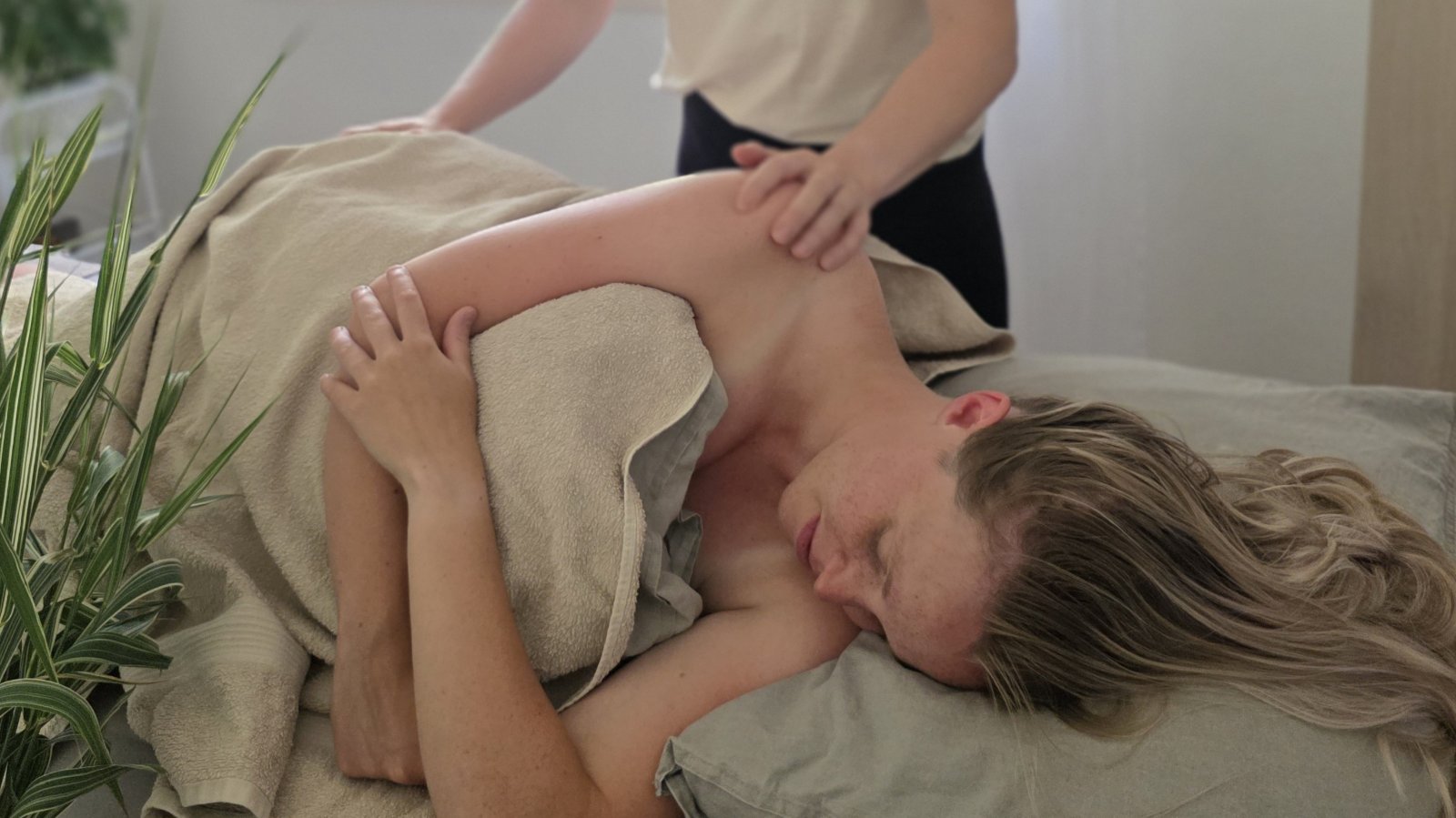 ÄIDIN PALAUTUMISHETKI 90 MIN