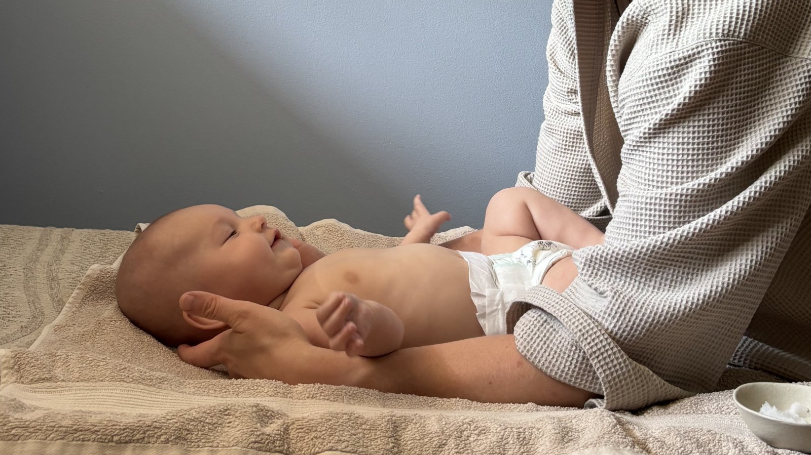 Vyöhyketerapeuttinen vauvahieronta kotikäyntinä x 3