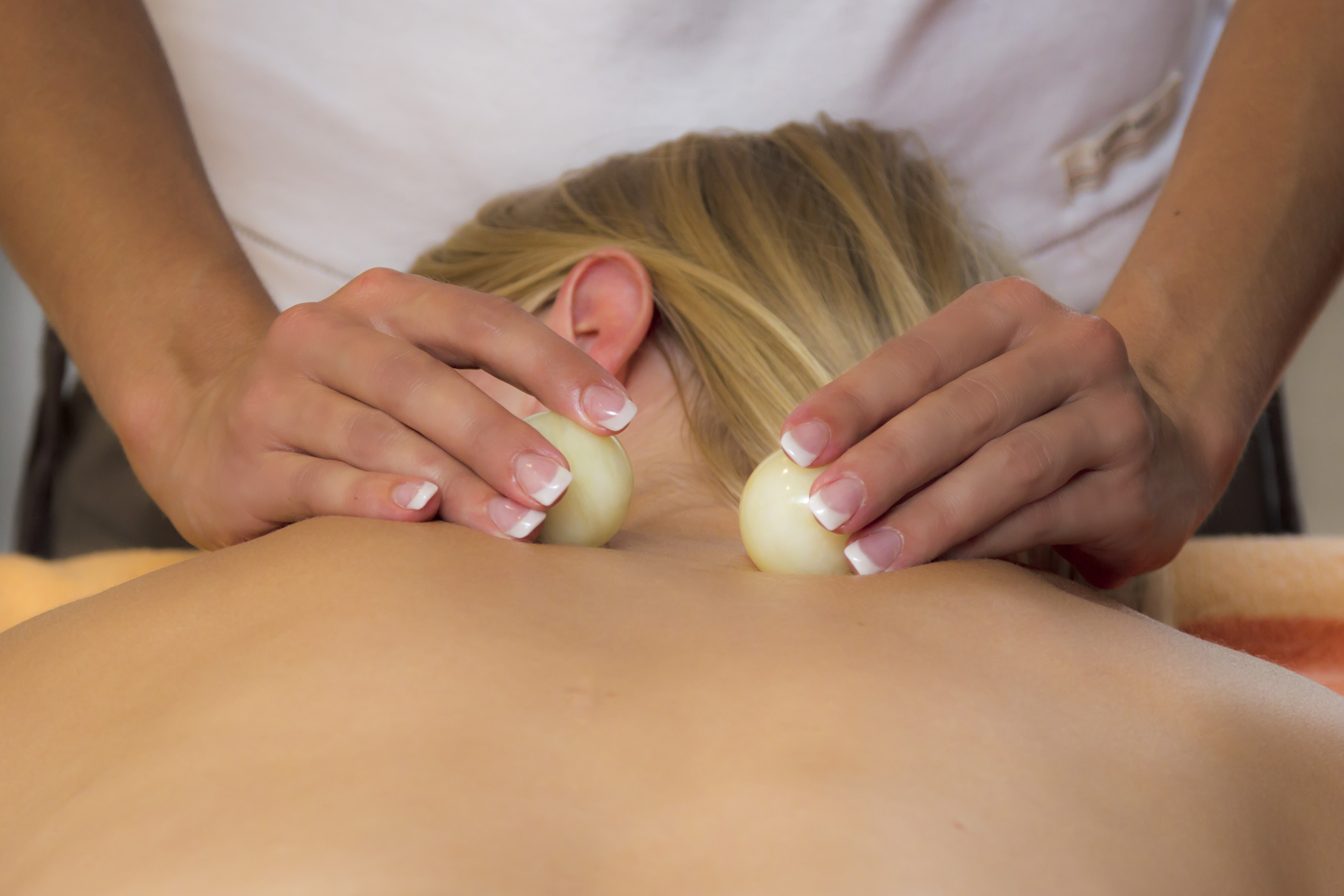 Jade Stone Treatment - Jadekivihoito