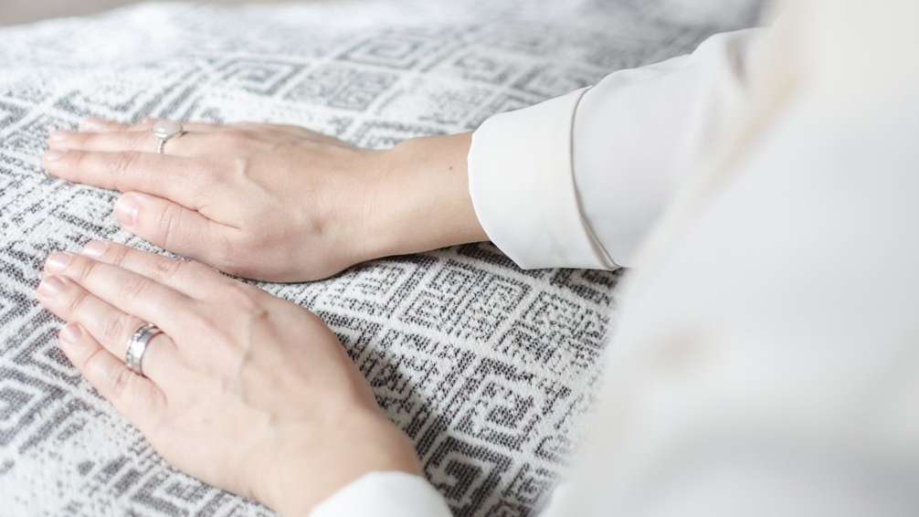 Lahjakortti energeettinen kuumakivihieronta 90min