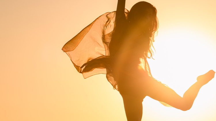 HEMMOTTELUA PÄÄSTÄ VARPAISIIN