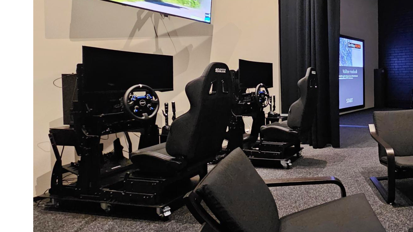 Lahjakortti rallisimulaattorit 2 kpl. 1H, arki tai viikonloppu